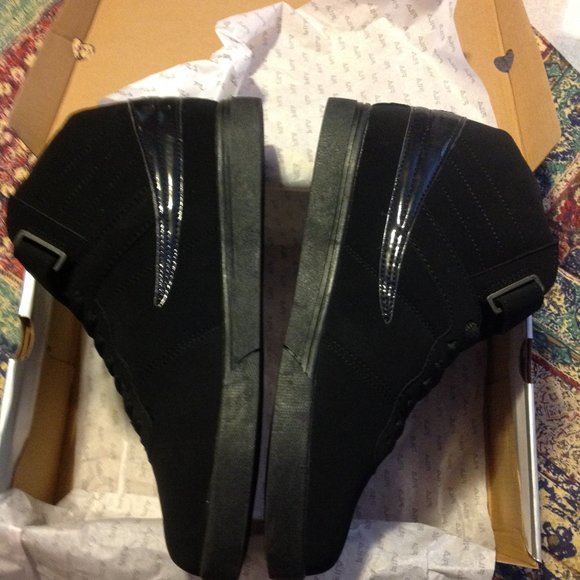 FILA Black Hi-Top Sneakers - 11.5 - New in Box - Picture 1 of 10
